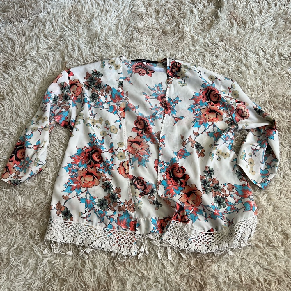 Floral kimono size small, Kenzie Brand
